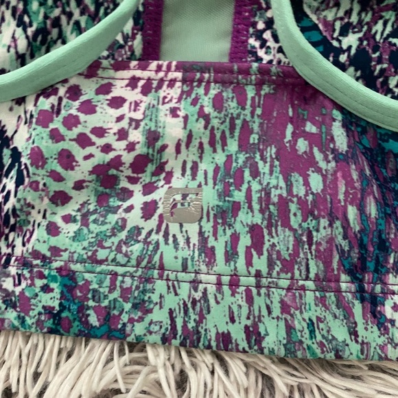 Fabletics Ayni Sports Bra in Animal Impressions Print Multi/Cucumber Size Medium - Picture 6 of 6